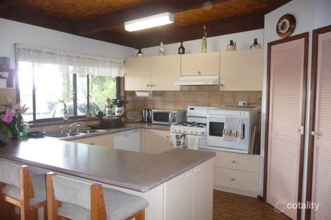 Property photo of 32 Iris Street Dromana VIC 3936