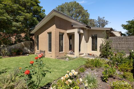 Property photo of 1 Innisfree Walk Kilsyth VIC 3137