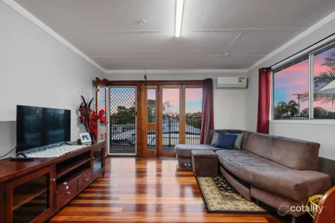 Property photo of 27 Gillian Street Beachmere QLD 4510