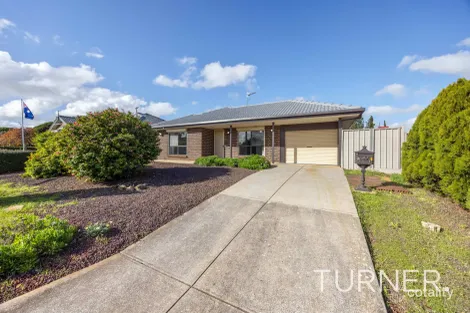 8 Cassinia St, Craigmore, SA 5114
