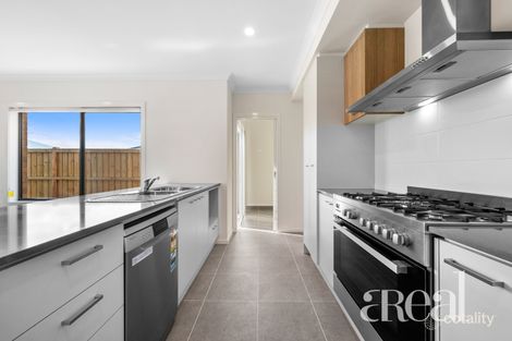 Property photo of 16 Cherish Drive Tarneit VIC 3029