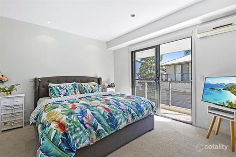 Property photo of 2/75 Benowa Road Southport QLD 4215