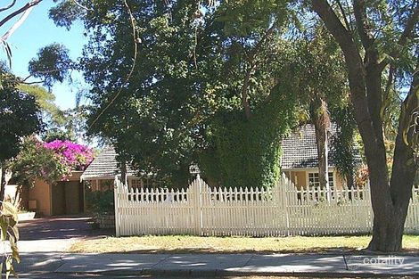 5 Reynolds Rd, Applecross, WA 6153