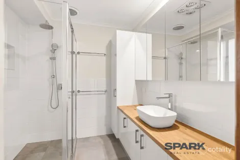 Property photo of 39 Banchory Avenue Hillside VIC 3037