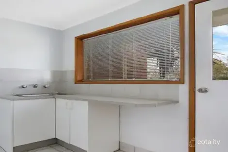 Property photo of 5 Marian Way Lavington NSW 2641