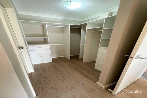 Property photo of 17 Sovereign Circuit Glenfield NSW 2167
