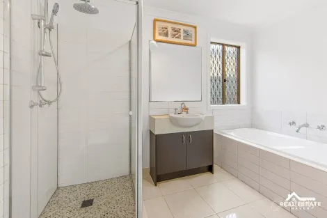 Property photo of 6 Hatfield Place Deer Park VIC 3023