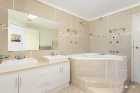 Property photo of 32 Marchant Circuit Dunlop ACT 2615