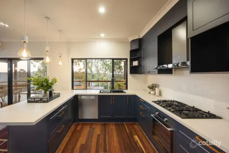 Property photo of 10 Mountain Ash Place Brookwater QLD 4300