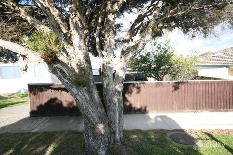 2/22 Maurice St, Herne Hill, VIC 3218