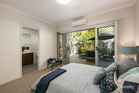 Property photo of 2/45 Railway Avenue Indooroopilly QLD 4068