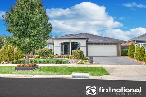 Property photo of 17 Loxton Way Pakenham VIC 3810