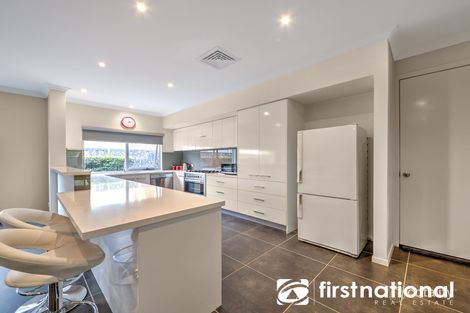 Property photo of 17 Loxton Way Pakenham VIC 3810