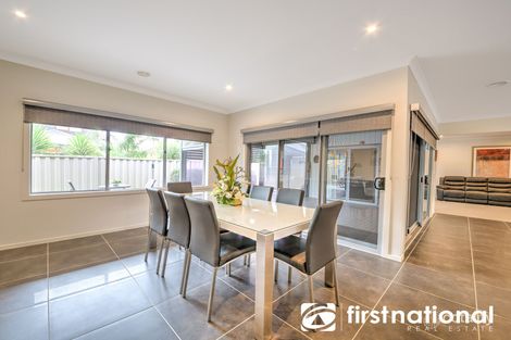 Property photo of 17 Loxton Way Pakenham VIC 3810
