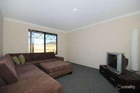 Property photo of 32 Romaine Loop Darch WA 6065