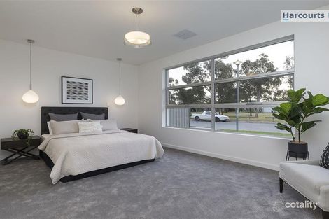 Property photo of 1 Greenfield Crescent West Lakes Shore SA 5020