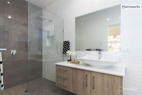 Property photo of 1 Greenfield Crescent West Lakes Shore SA 5020