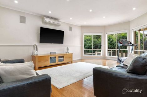 Property photo of 19 Deakin Court Berwick VIC 3806