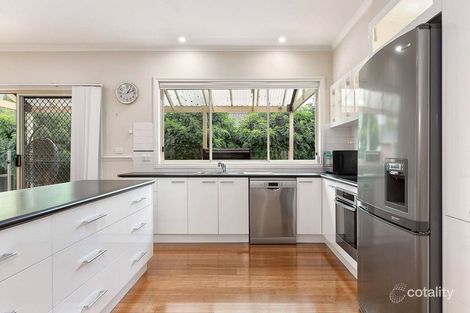 Property photo of 19 Deakin Court Berwick VIC 3806