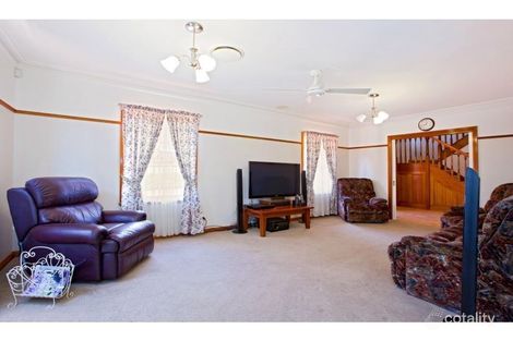 Property photo of 16 Kitchen Place West Hoxton NSW 2171
