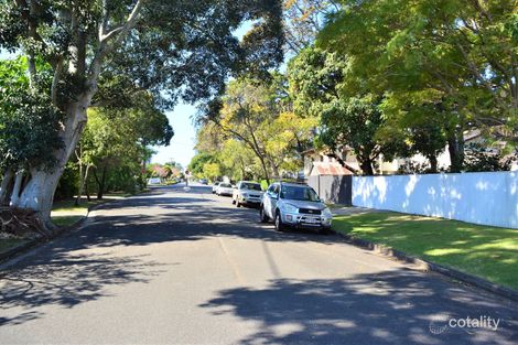 Property photo of 14 Brighton Parade Southport QLD 4215