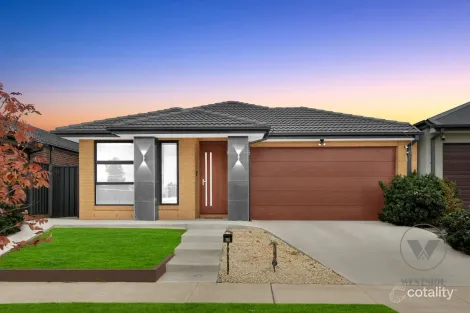 39 Walton St, Melton South, VIC 3338