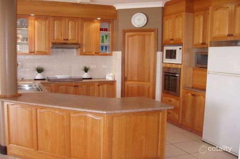 Property photo of 17 Figtree Crescent Glen Alpine NSW 2560