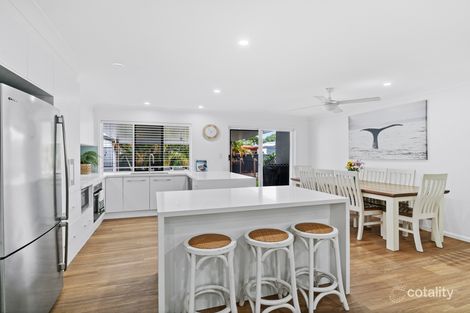 Property photo of 16 Mariners Crescent Banora Point NSW 2486