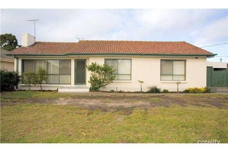 Property photo of 68 Welwyn Parade Deer Park VIC 3023