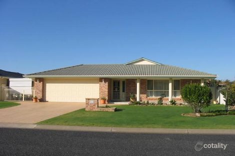 49 Amanda Cres, Forster, NSW 2428