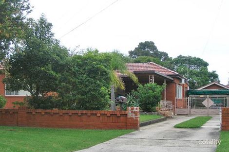6 Albury St, Yagoona, NSW 2199