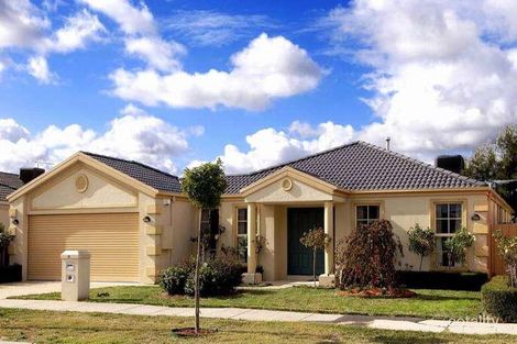 Property photo of 18 Ozzimo Drive Hillside VIC 3037