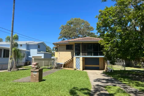 17 Brennan Rd, Scarborough, QLD 4020