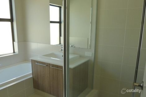 5 Macadamia Loop, Piara Waters, WA 6112