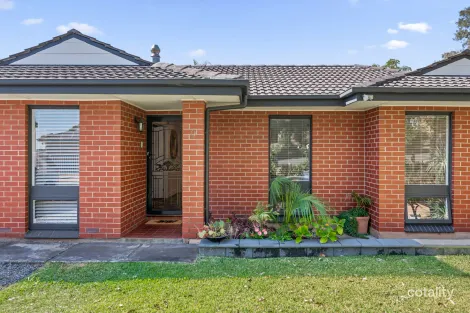 Property photo of 9 Norman Crescent Hackham SA 5163