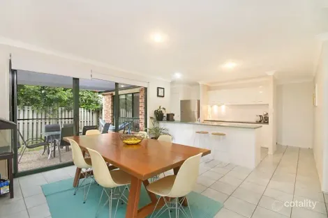 98 Silver Glade Dr, Elanora, QLD 4221