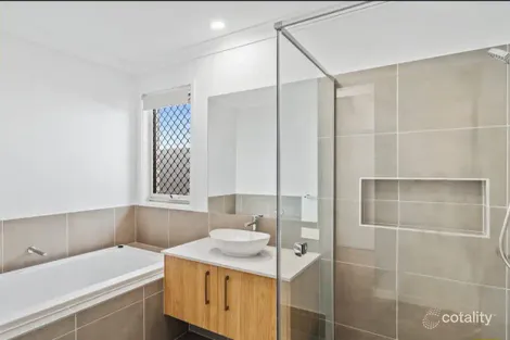 Property photo of 11 Viewpoint Street Pallara QLD 4110