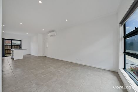 Property photo of 8 Cassius Circuit Cranbourne North VIC 3977