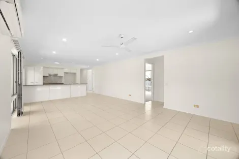 Property photo of 48 Cornforth Crescent Kirkwood QLD 4680
