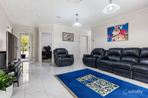 Property photo of 3 Platform Close Mount Clear VIC 3350