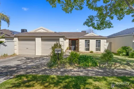 Property photo of 47 Emerald Circuit Craigieburn VIC 3064