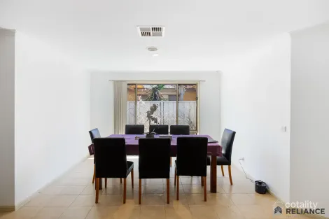Property photo of 47 Emerald Circuit Craigieburn VIC 3064
