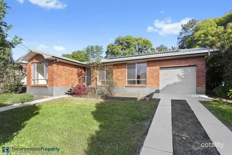 18 Chopin St, Rockville, QLD 4350