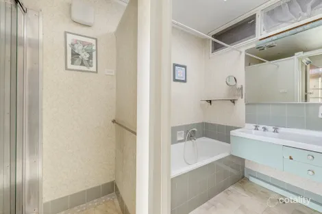 Property photo of 16 Wortley Avenue Mount Waverley VIC 3149