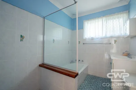 Property photo of 31 Cross Street Glen Innes NSW 2370