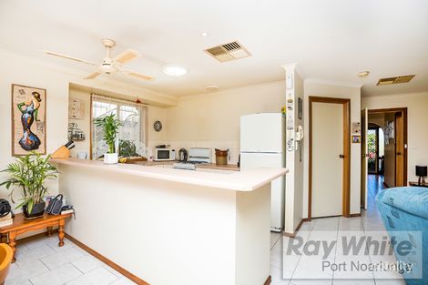 Property photo of 2 Laffitte Place Seaford Rise SA 5169