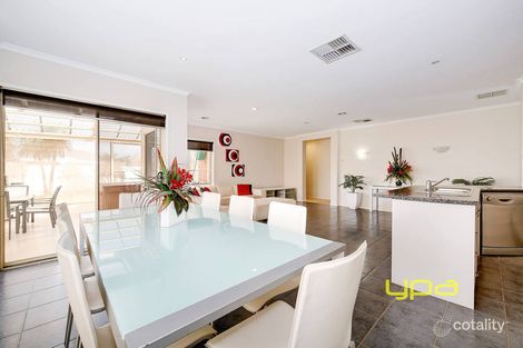 Property photo of 19 Evans Way Werribee VIC 3030