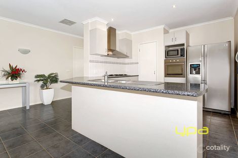 Property photo of 19 Evans Way Werribee VIC 3030