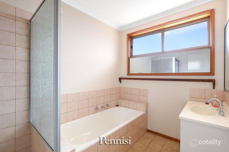 Property photo of 1/21 Oshannassy Street Essendon North VIC 3041