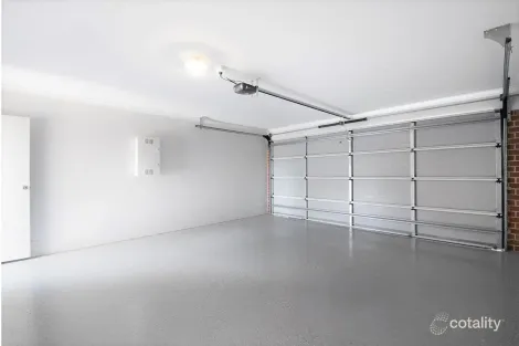 Property photo of 33 Burford Way Cranbourne North VIC 3977
